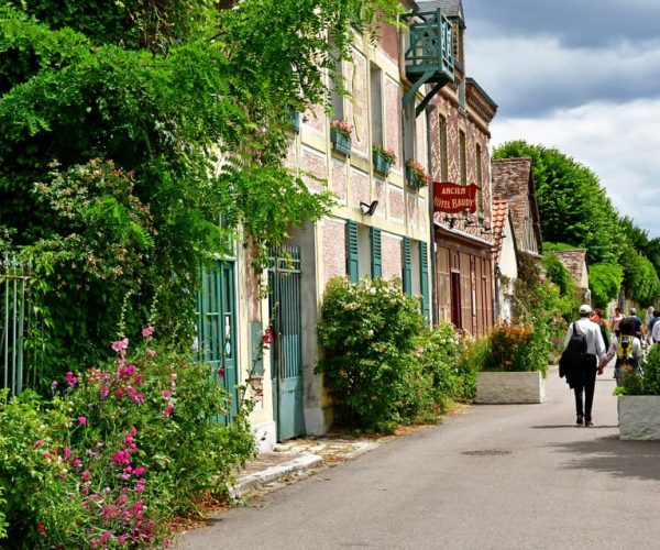 From Paris: Giverny w/ Monets House & Gardens Half-Day Tour – Paris, France